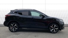 Nissan Qashqai 1.3 DiG-T N-Motion 5dr Petrol Hatchback